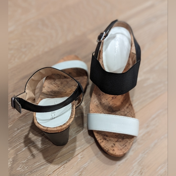 BCBGeneration Black and White Wedges Size 8 - Picture 7 of 8